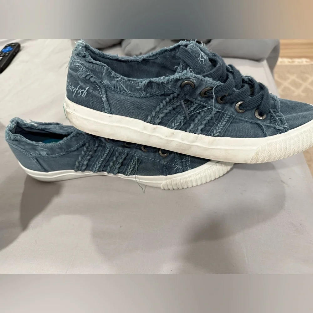 USED bundle of BLOWFISH sneakers and one pair Sperry’s… read description - Picture 5 of 15